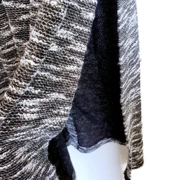 Marallis Grey Graphite Sleeveless Linen, Long Trench coat. Size Medium - Picture 8 of 9